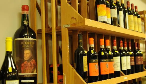 International wine selection at Mariakakis